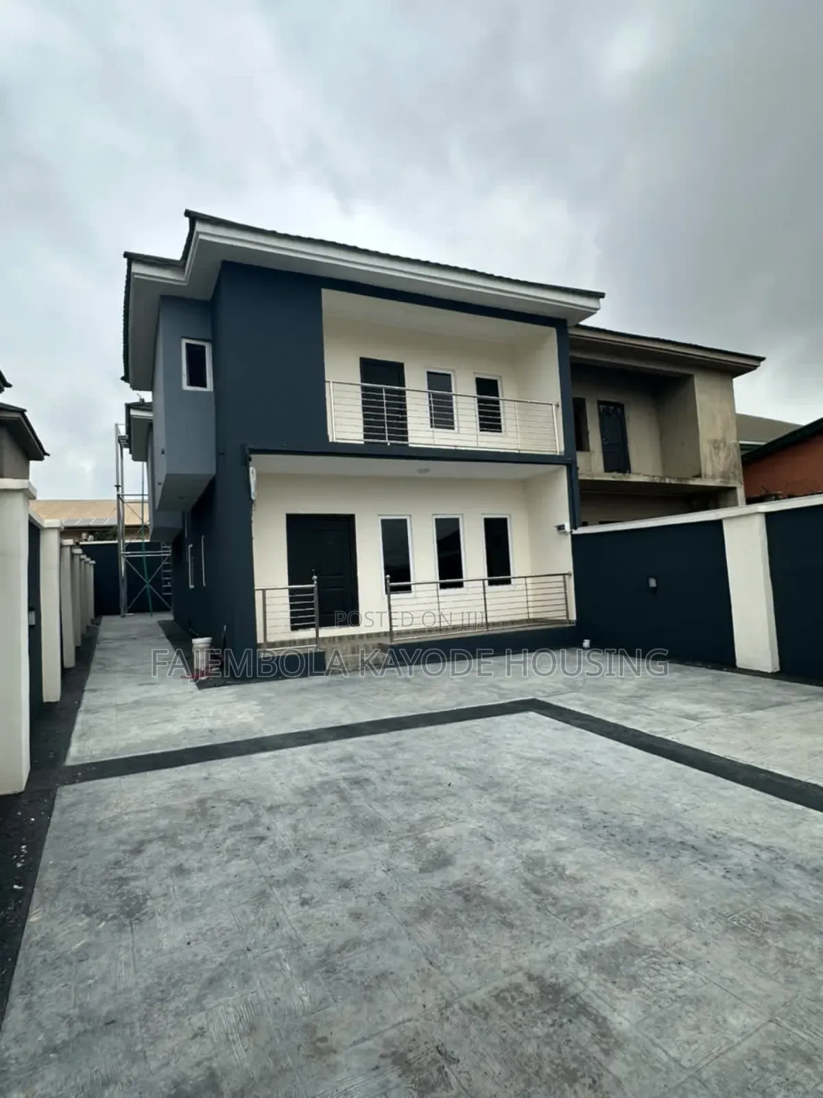 3bdrm Duplex in Oyewole Street, Akobo for rent in Akobo