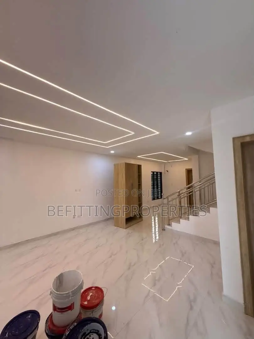 5bdrm Duplex in Ikeja for sale in Ikeja