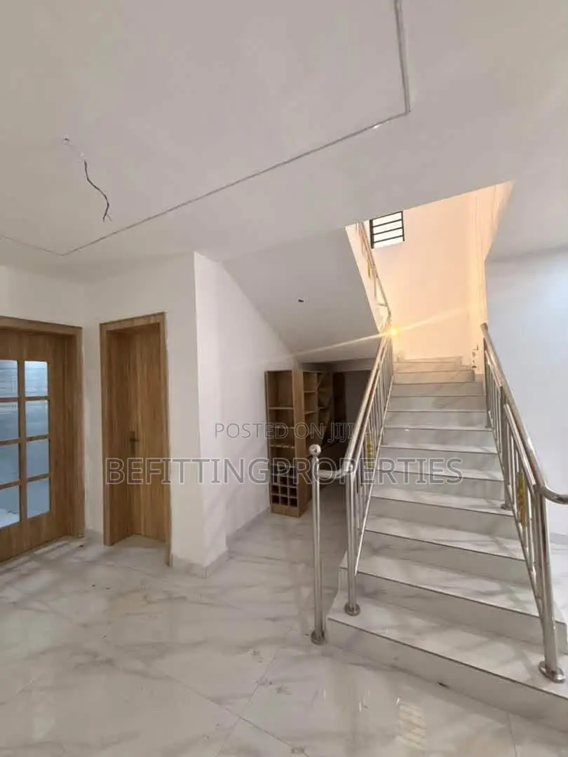 5bdrm Duplex in Ikeja for sale in Ikeja
