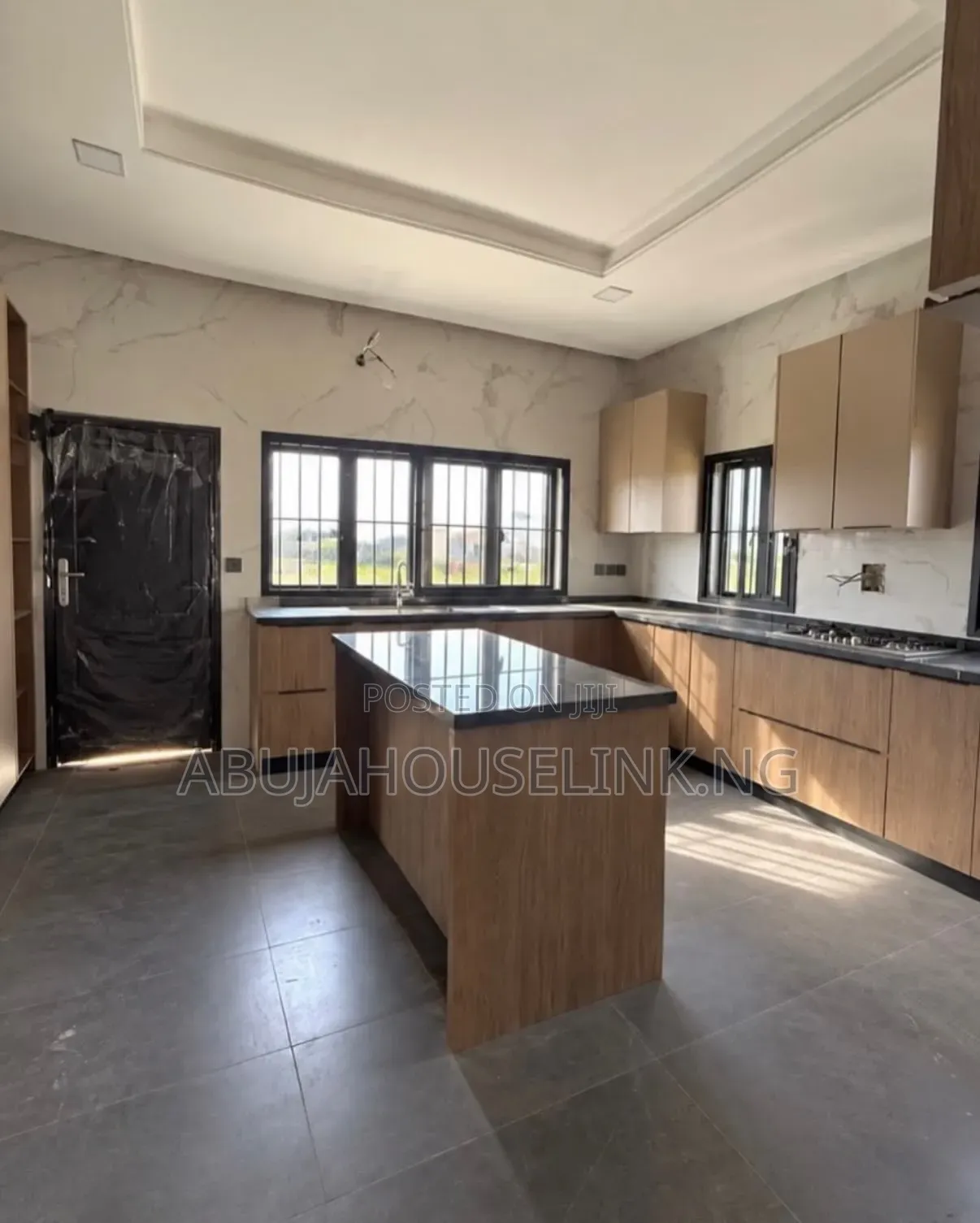 4bdrm Duplex in Guzape Main Abuja for sale in Guzape District