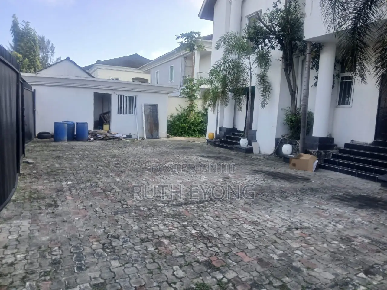10bdrm Duplex in Off Admiralty Way, for rent in Lekki Phase 1