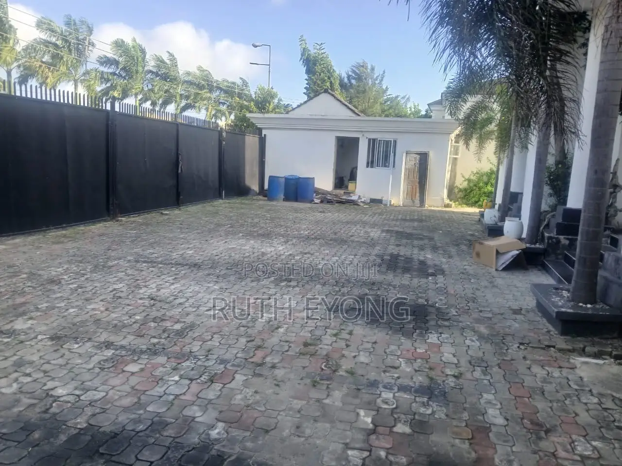 10bdrm Duplex in Off Admiralty Way, for rent in Lekki Phase 1