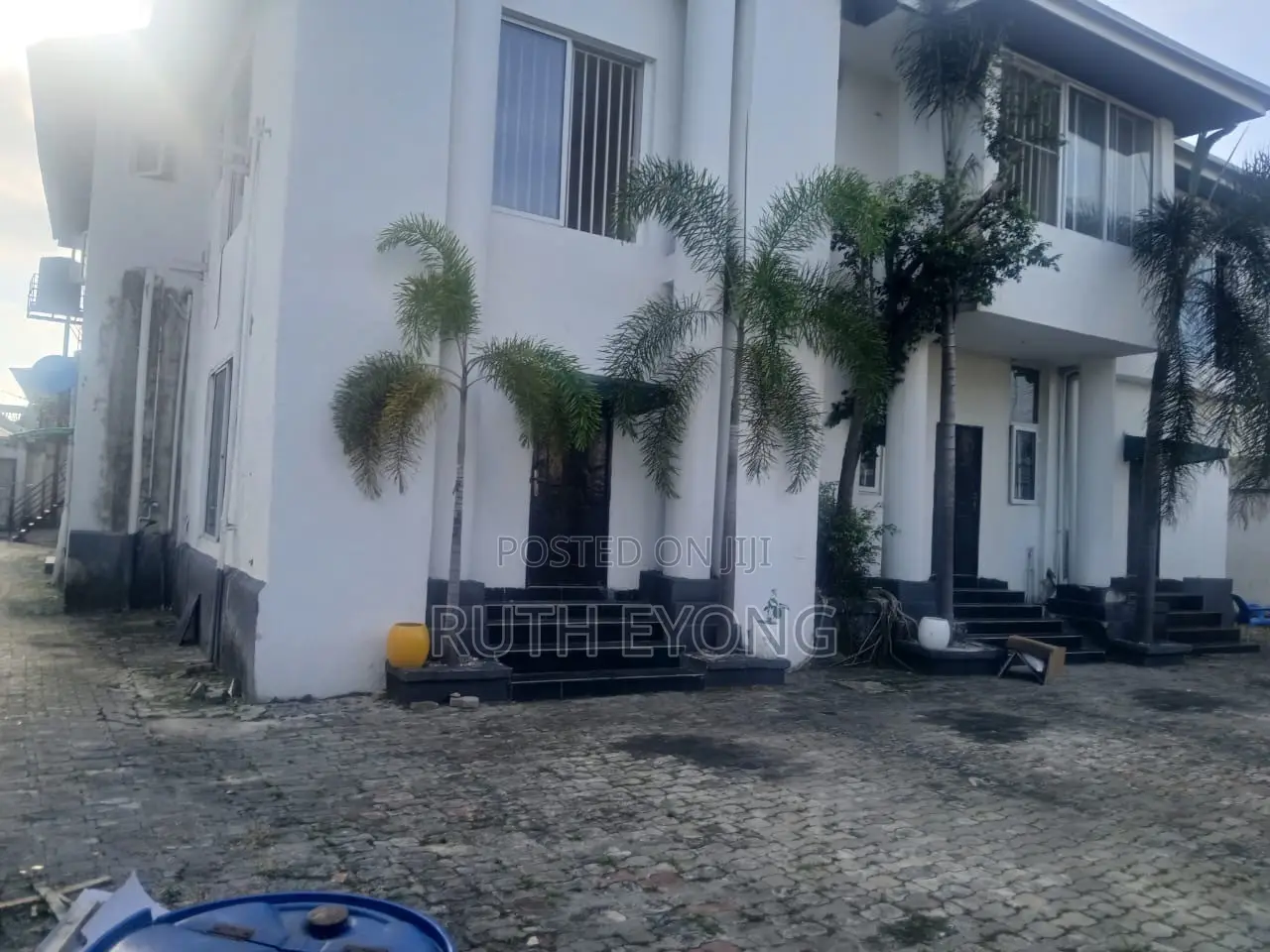 10bdrm Duplex in Off Admiralty Way, for rent in Lekki Phase 1