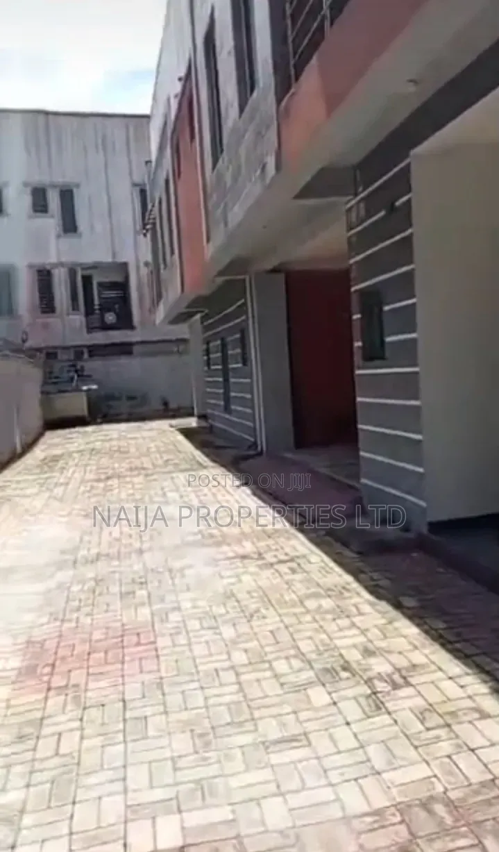 3bdrm Townhouse / Terrace in Monastery Rd, Sangotedo for rent in Sangotedo