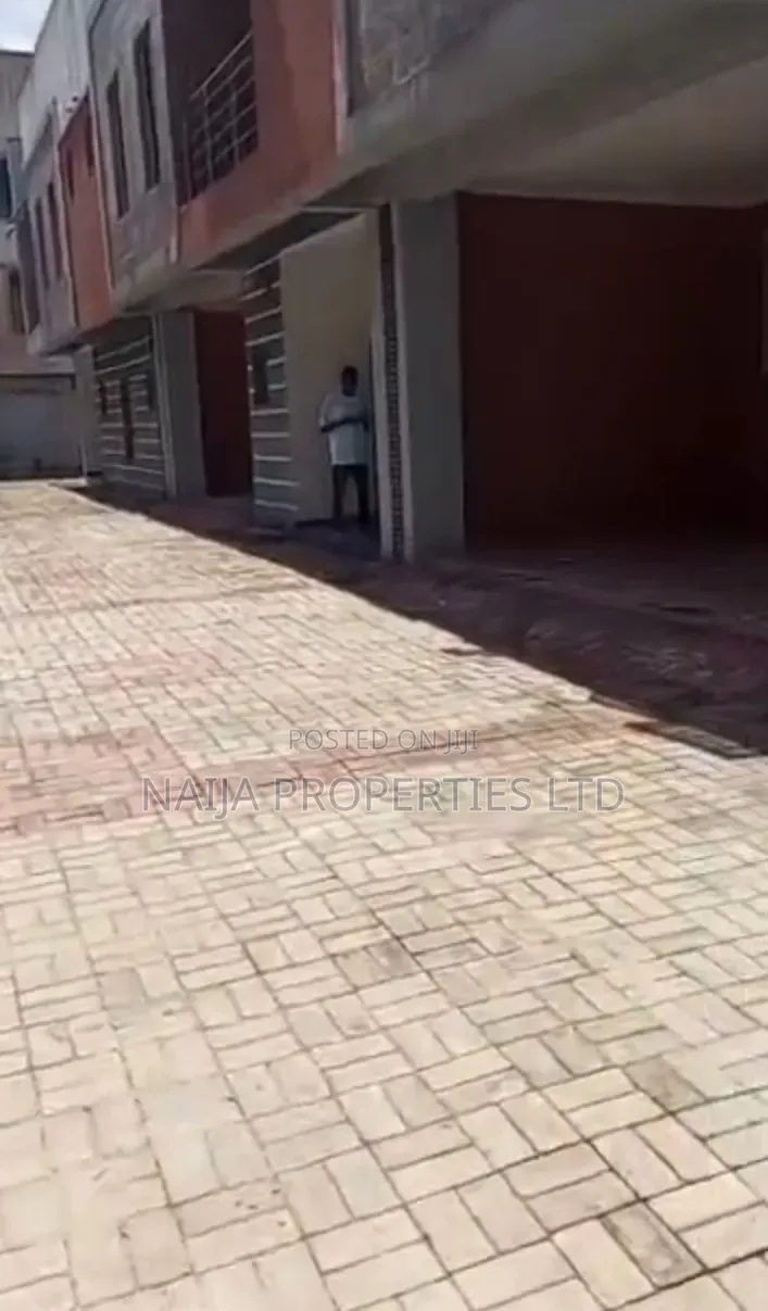 3bdrm Townhouse / Terrace in Monastery Rd, Sangotedo for rent in Sangotedo