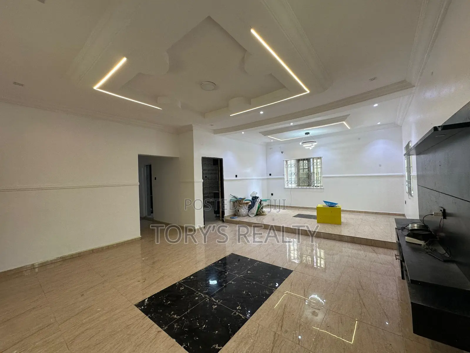 3bdrm Bungalow in Lekki Phase 2 for rent in Lekki Phase 2