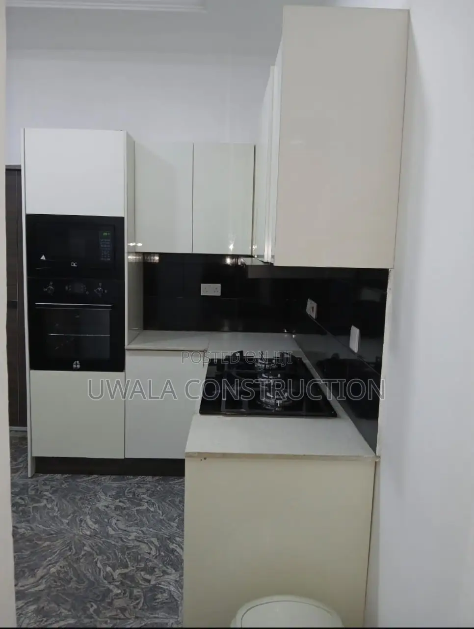Deluxe Four-Bedroom Apartment in Gudu