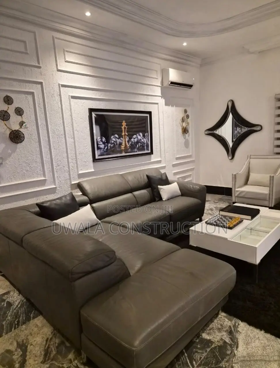 Deluxe Four-Bedroom Apartment in Gudu