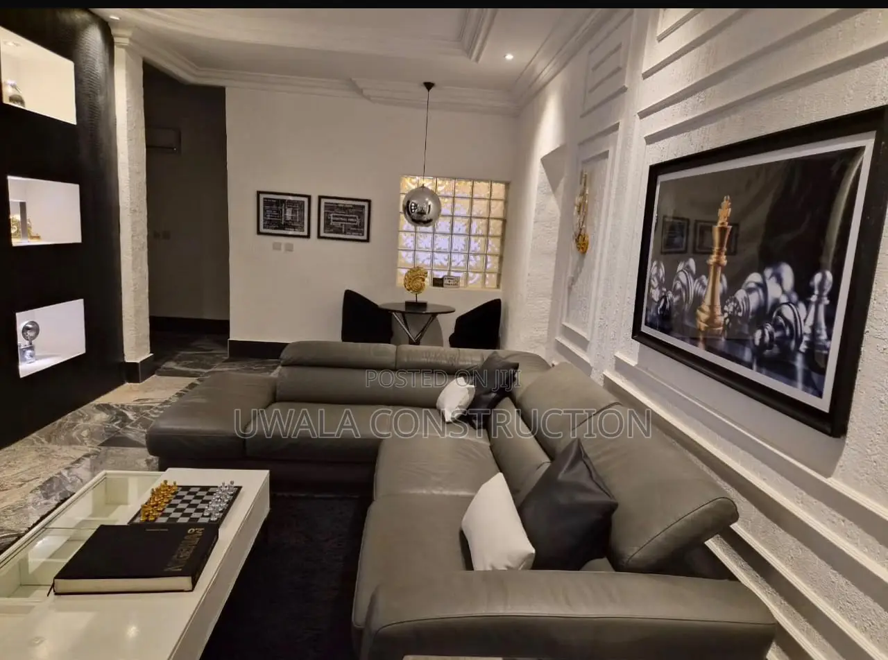 Deluxe Four-Bedroom Apartment in Gudu