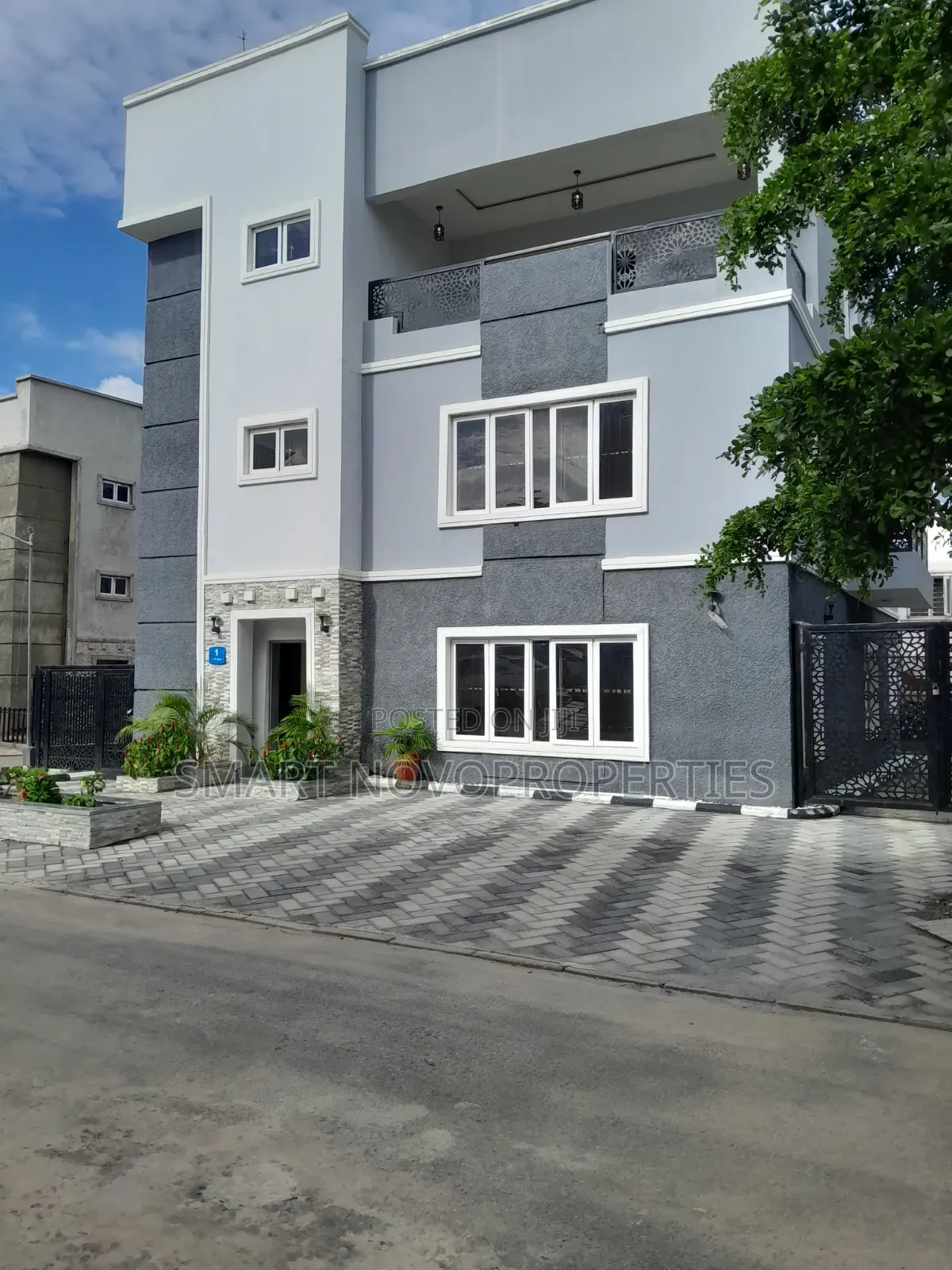 5bdrm Duplex in Brain'S And Hammer, Zone B for sale in Zone B