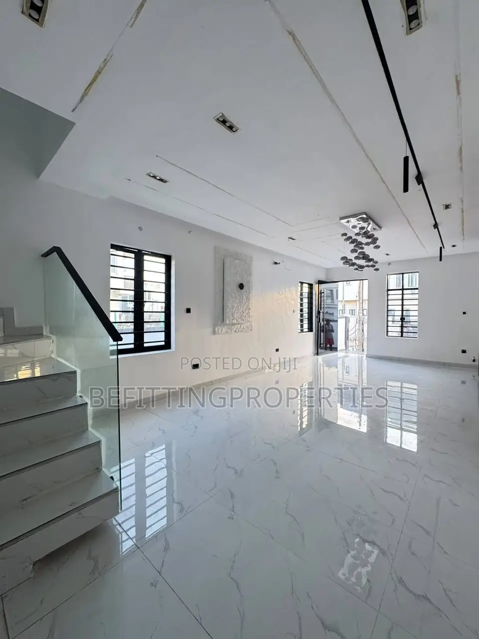 5bdrm Duplex in Ikota for sale in Ikota