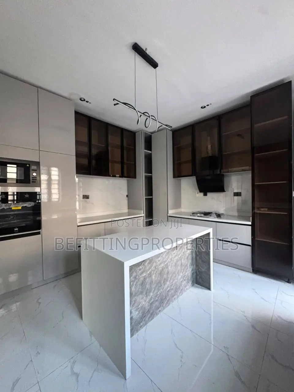 5bdrm Duplex in Ikota for sale in Ikota