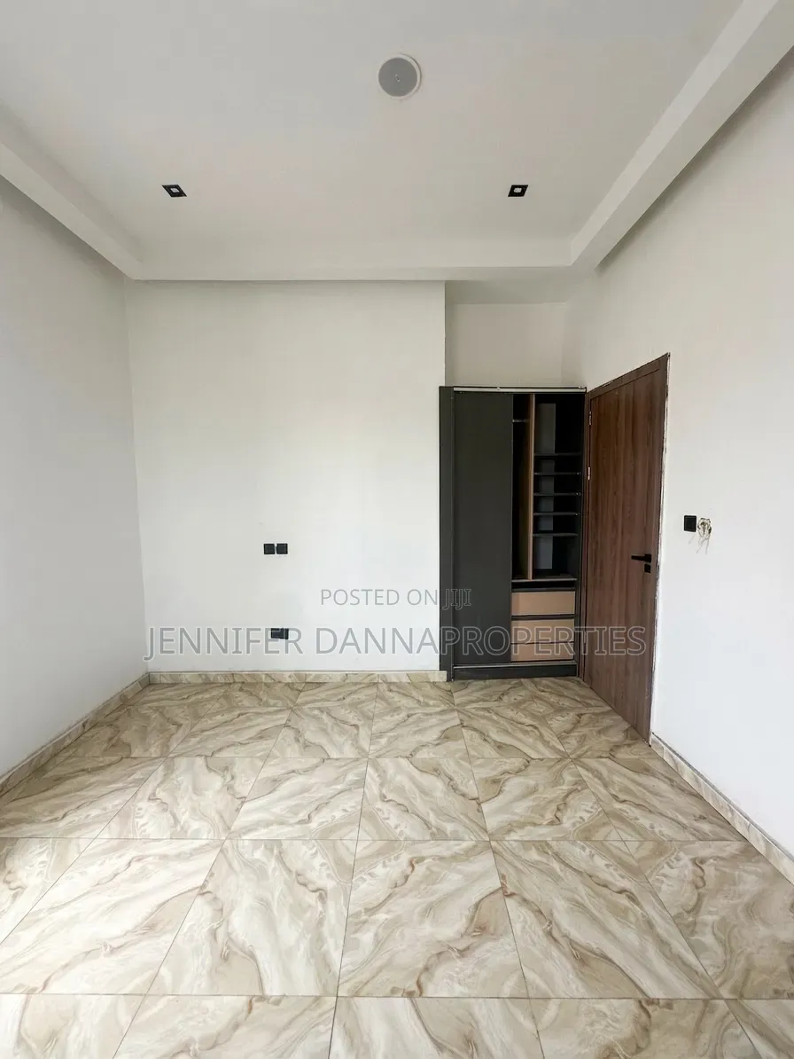 5bdrm Duplex in Abraham Adesanya Estate for sale in Abraham Adesanya Estate