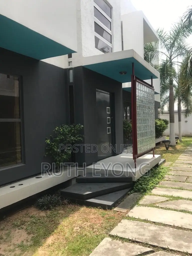 3bdrm Townhouse / Terrace in 𝗔𝗷𝗶𝗿𝗮𝗻, 𝗔𝗴𝘂𝗻𝗴𝗶,, Agungi for rent in Agungi