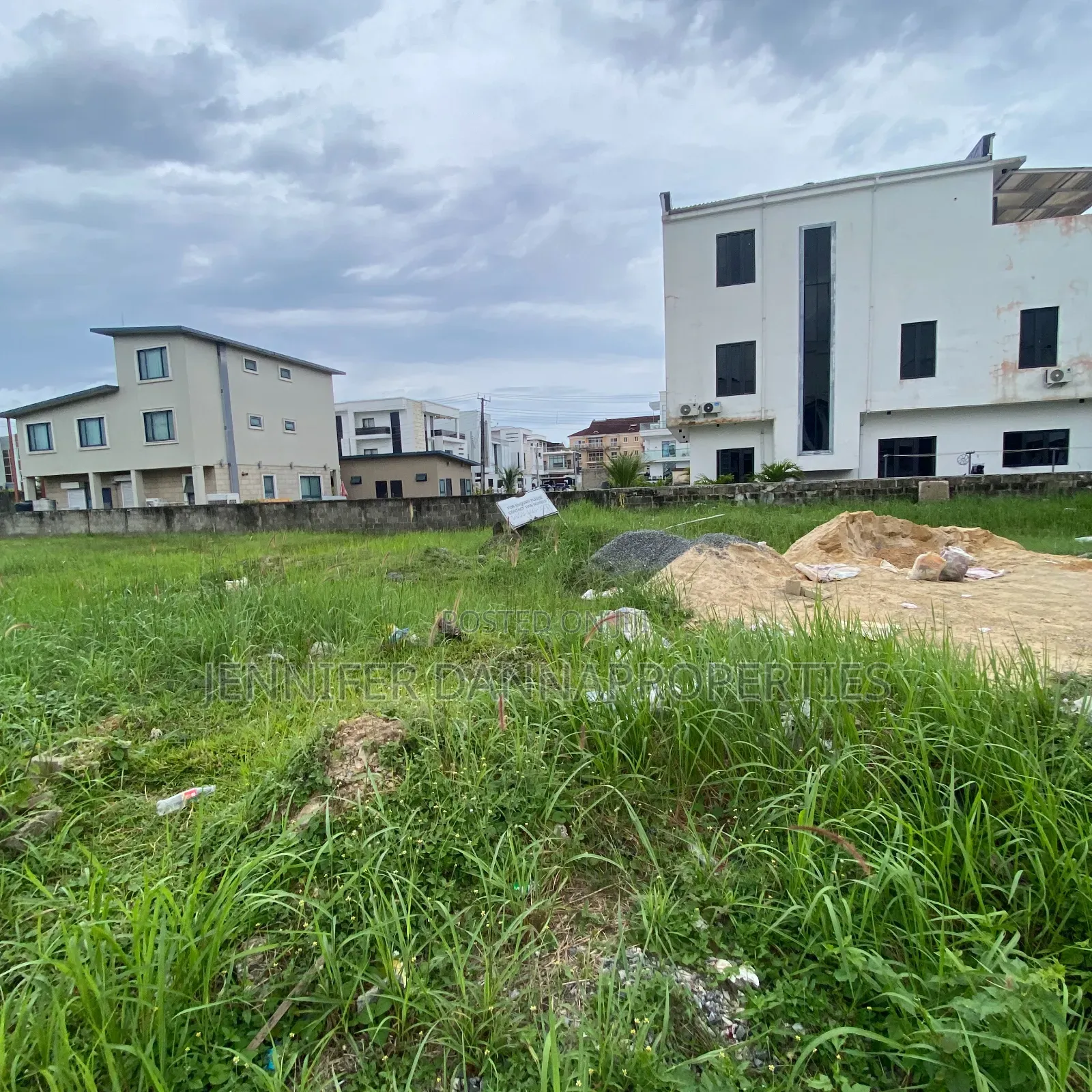 586sqm of Buy and Build Fully Fenced Bareland for Sale in Osapa london