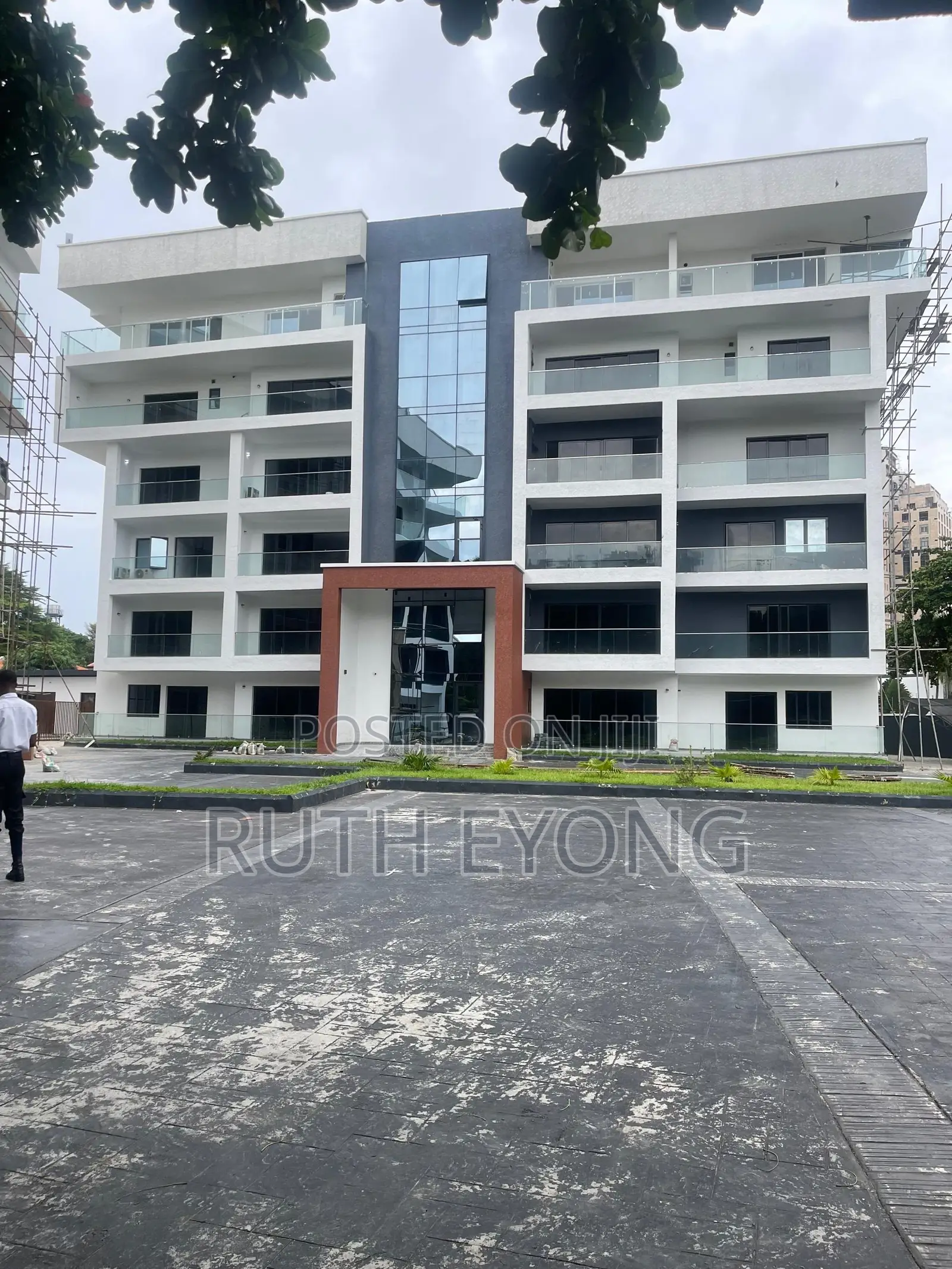 3bdrm Apartment in Ikoyi Lagos for sale in Ikoyi S.W