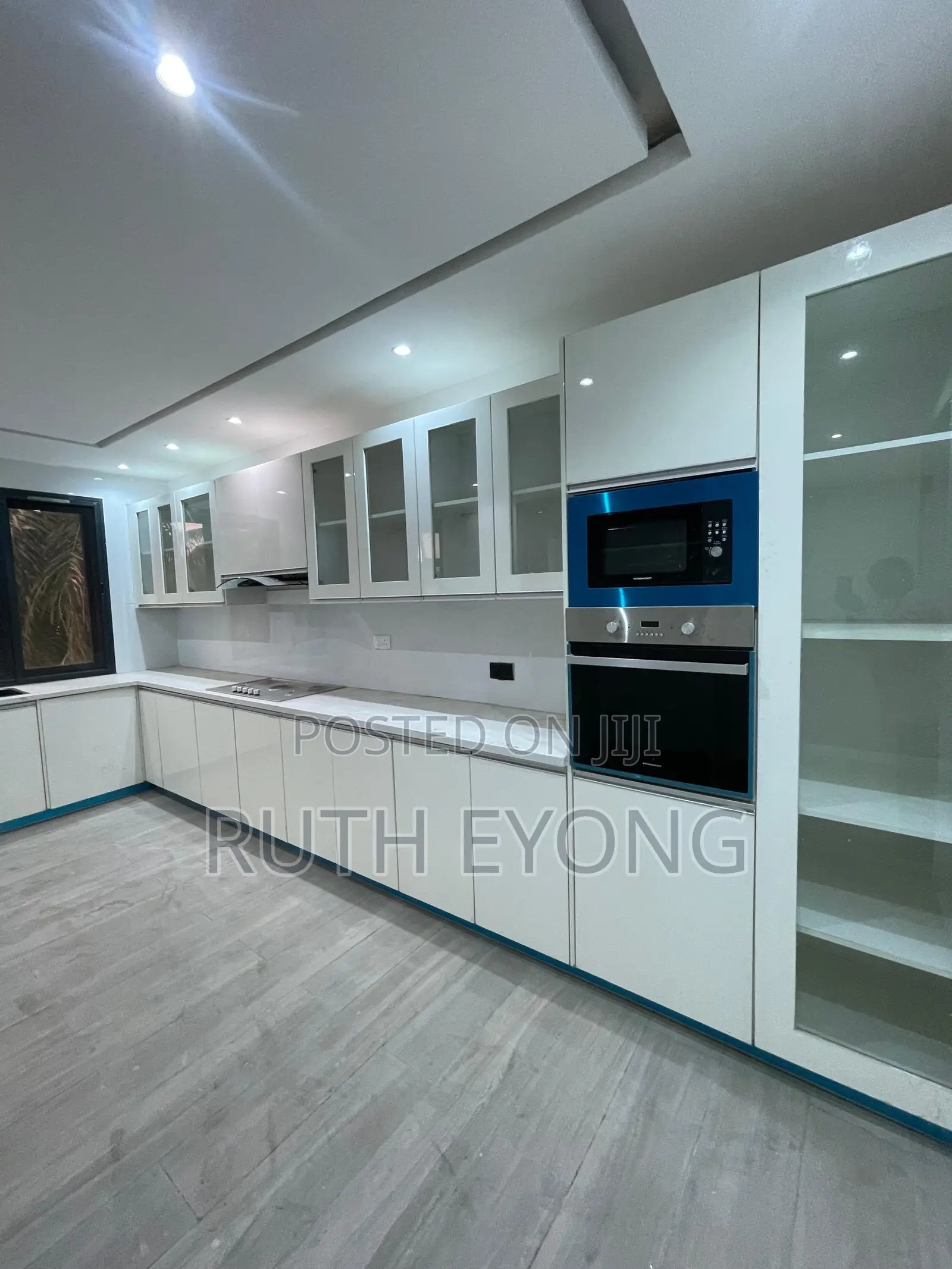 3bdrm Apartment in Ikoyi Lagos for sale in Ikoyi S.W