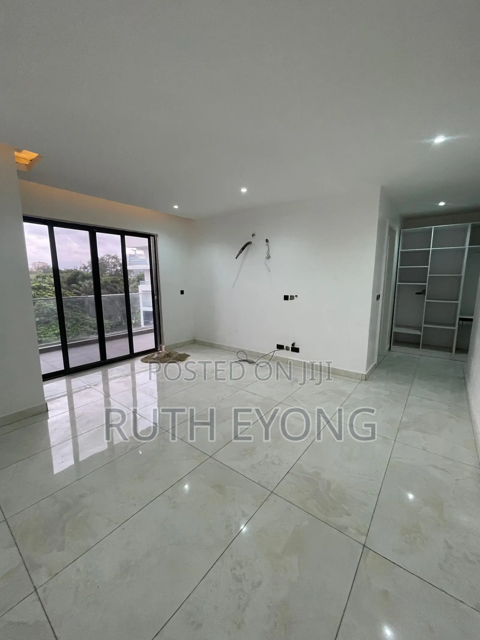 3bdrm Apartment in Ikoyi Lagos for sale in Ikoyi S.W