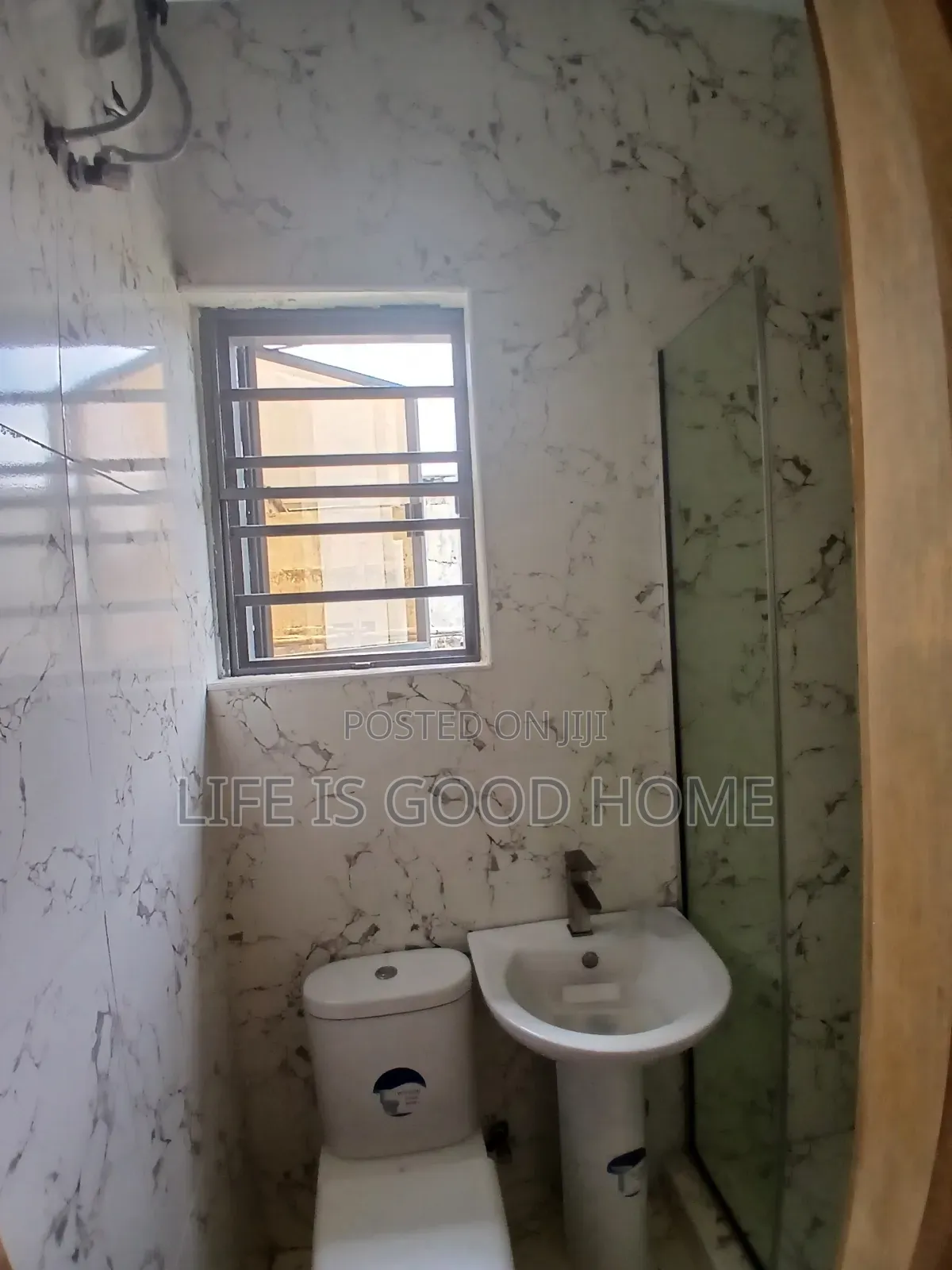 1bdrm Shared Apartment in Seaview Estate, Chevron for rent in Chevron
