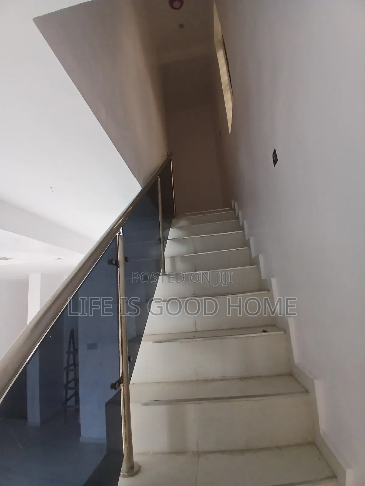 1bdrm Shared Apartment in Seaview Estate, Chevron for rent in Chevron
