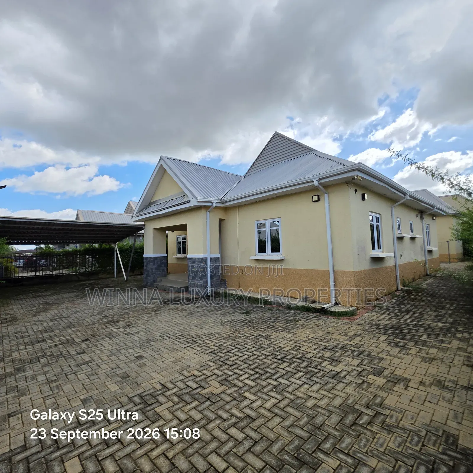 5bdrm Bungalow in Von Garden Estate, Lugbe District for sale in Lugbe District