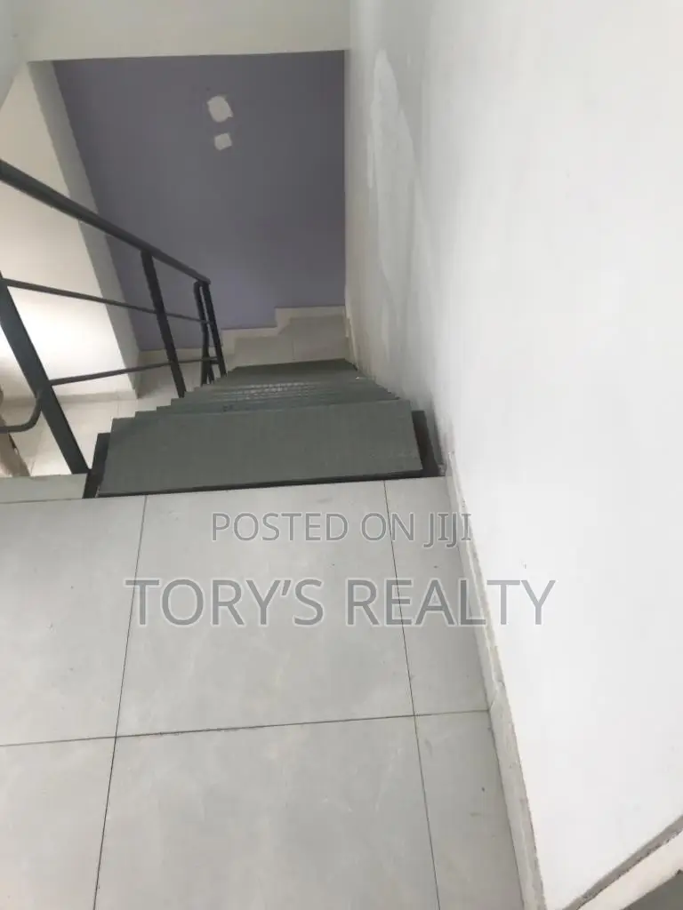 3bdrm Townhouse / Terrace in Agungi for rent in Agungi