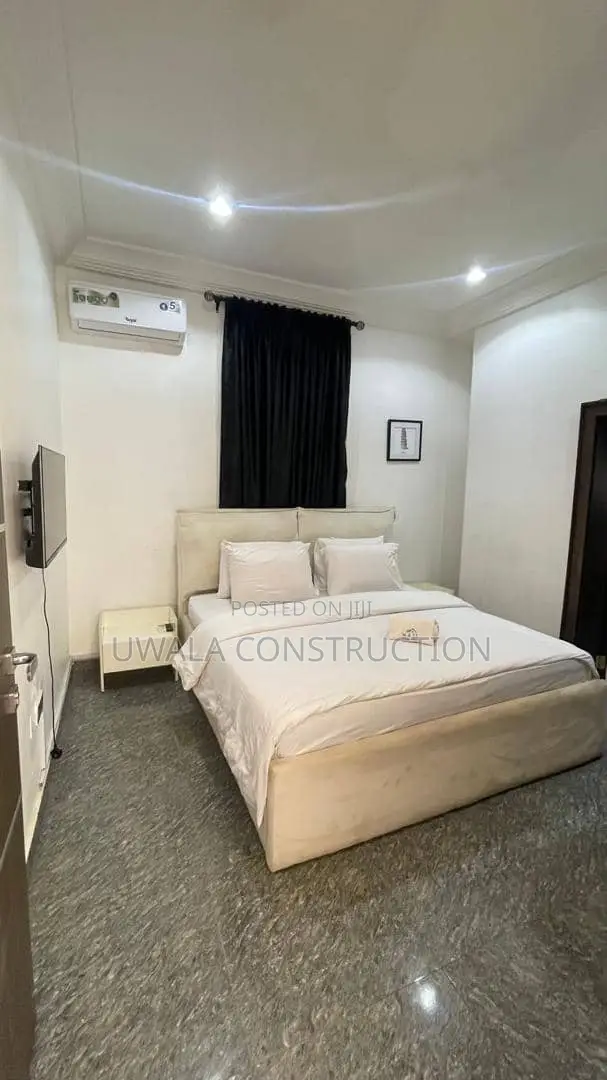 Deluxe Three-Bedroom Apartment in Guzape District