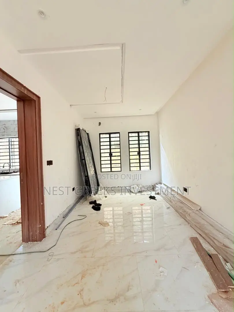 4bdrm Duplex in Adeniyi Jones for sale in Adeniyi Jones