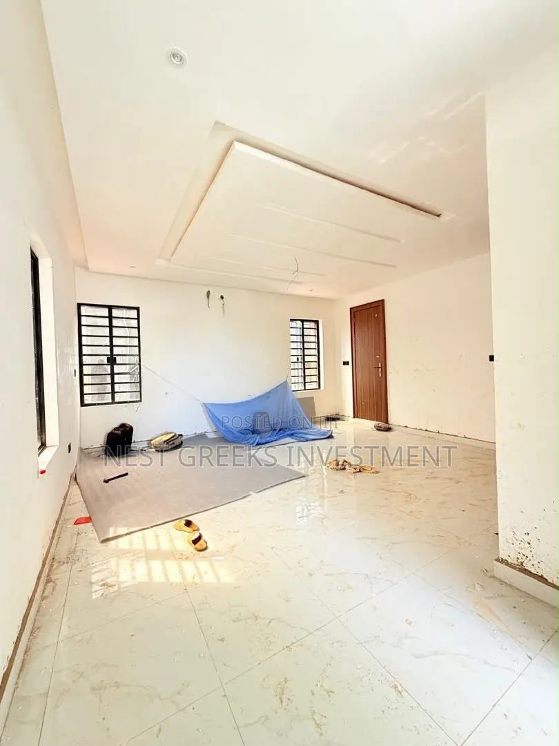 4bdrm Duplex in Adeniyi Jones for sale in Adeniyi Jones