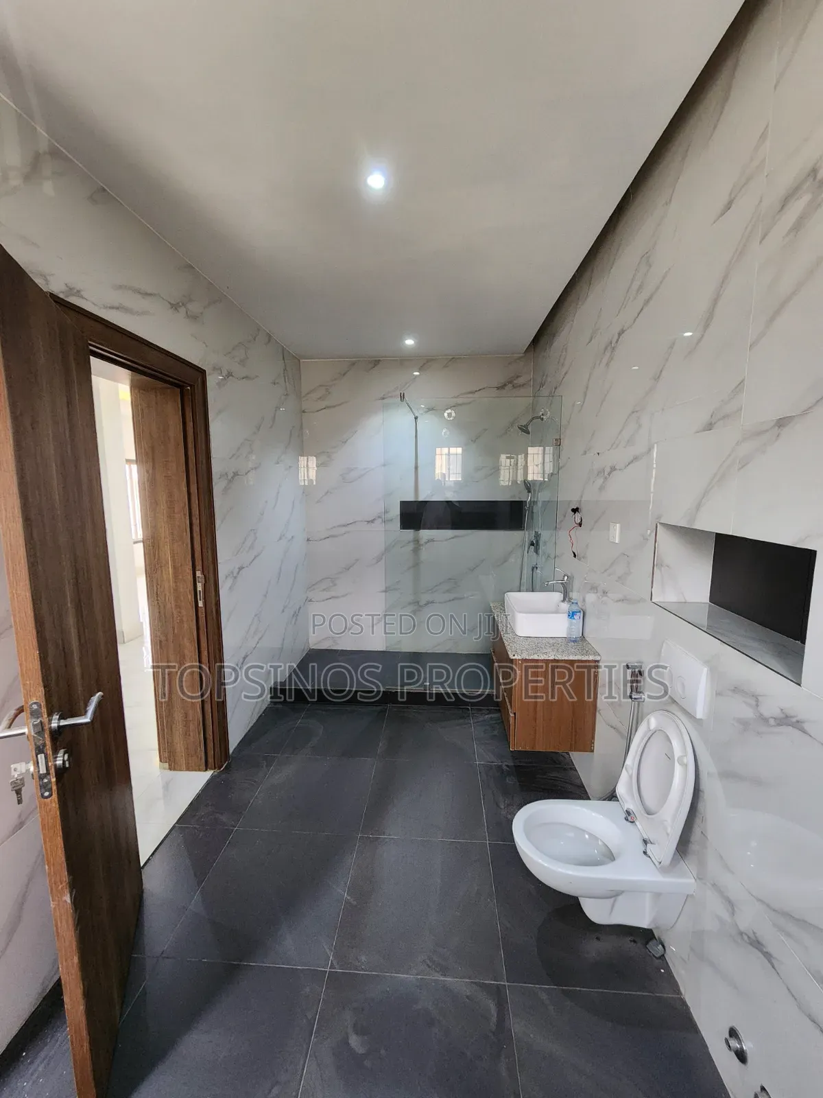 5bdrm Duplex in Life Camp for rent in Life Camp