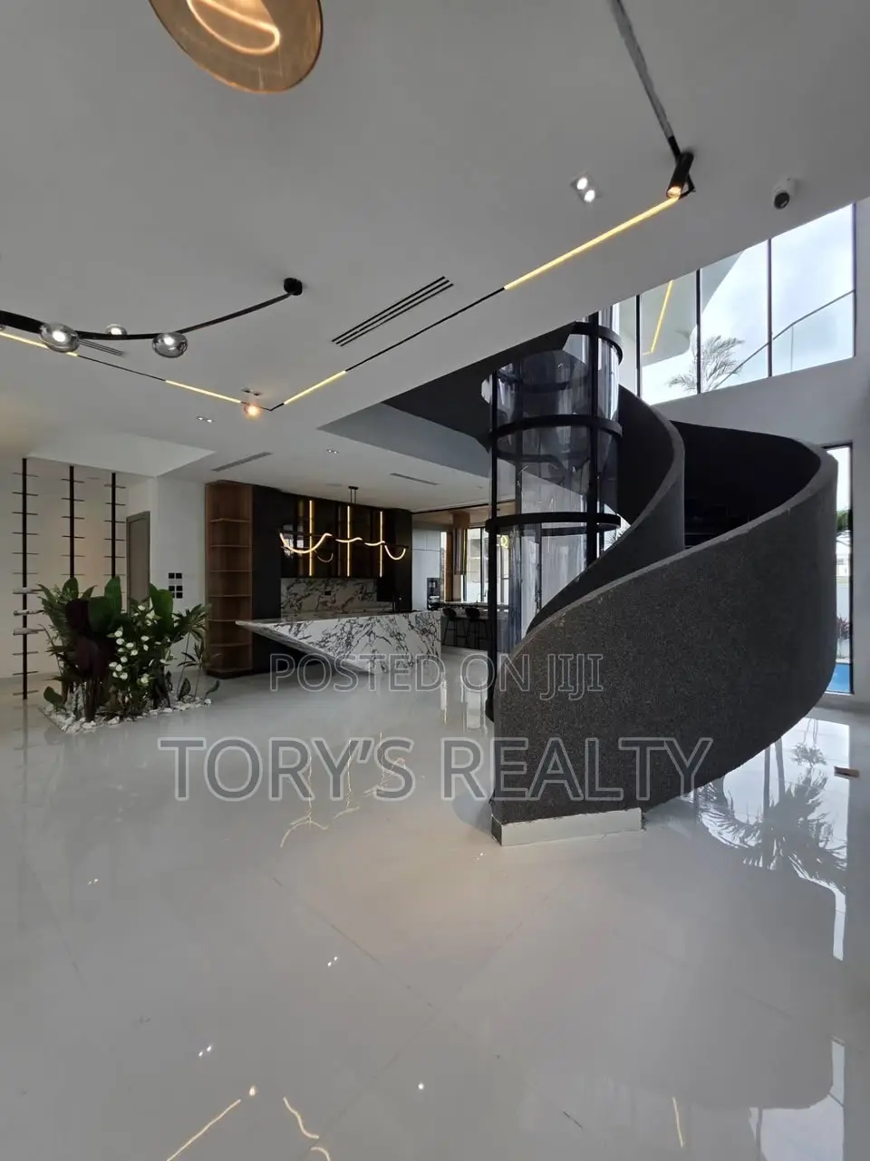 5bdrm Duplex in Osapa london for sale in Osapa london