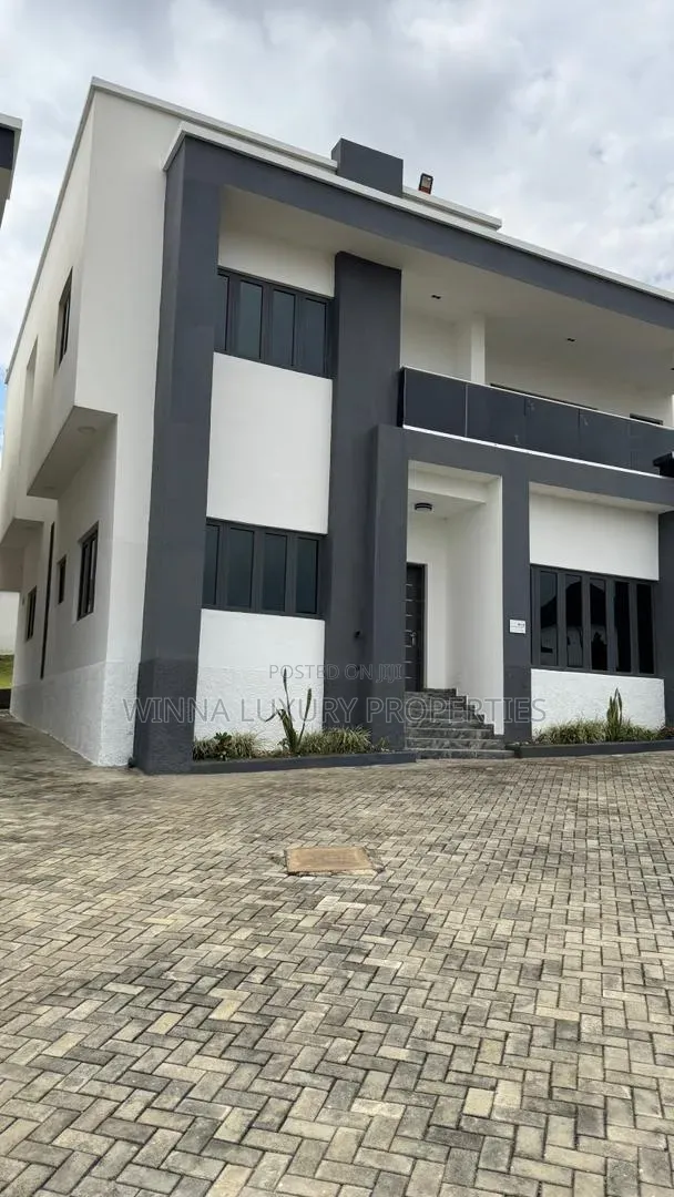 5bdrm Duplex in Katampe Extension for sale in Katampe Extension