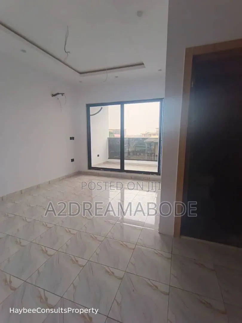 4bdrm Duplex in Yaba for sale in Sabo / Yaba