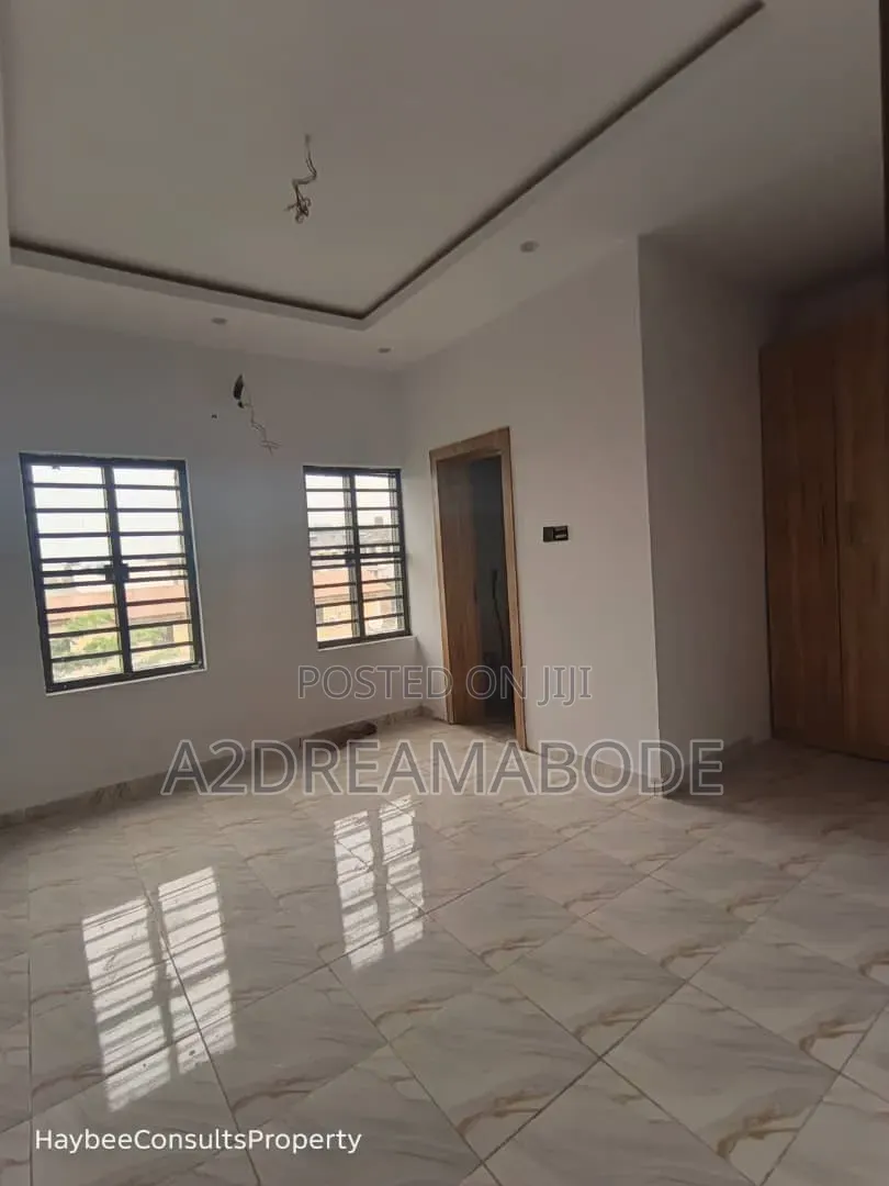 4bdrm Duplex in Yaba for sale in Sabo / Yaba