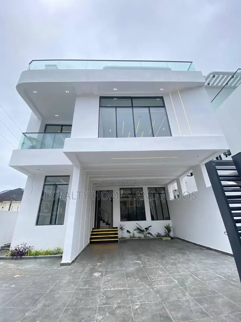 5bdrm Duplex in Chevron for sale in Chevron