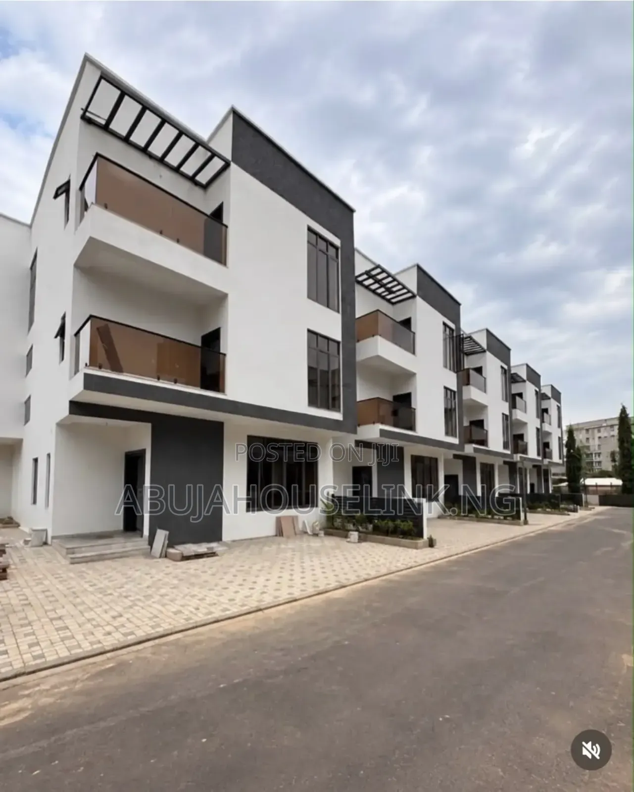 5bdrm Duplex in Mabushi Main Abuja for sale in Mabushi