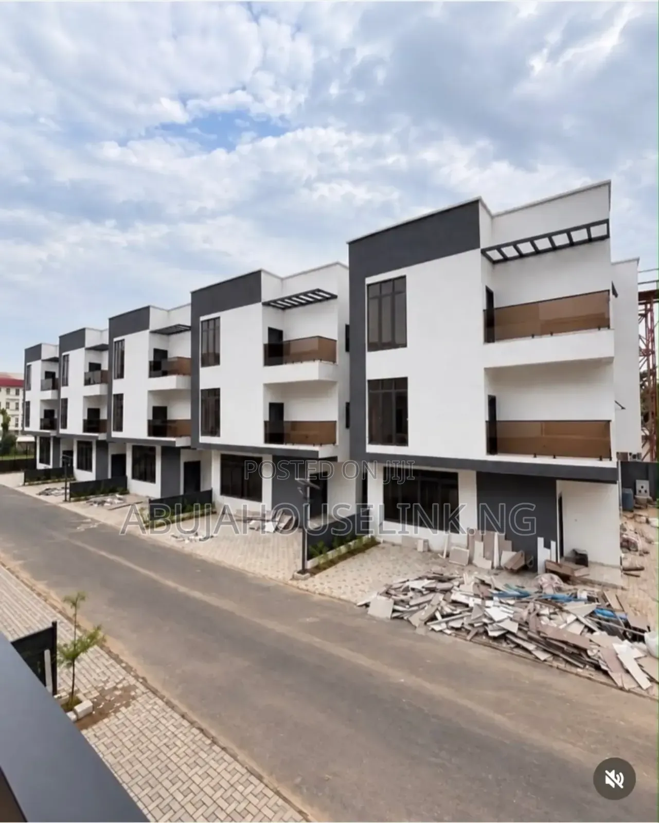 5bdrm Duplex in Mabushi Main Abuja for sale in Mabushi