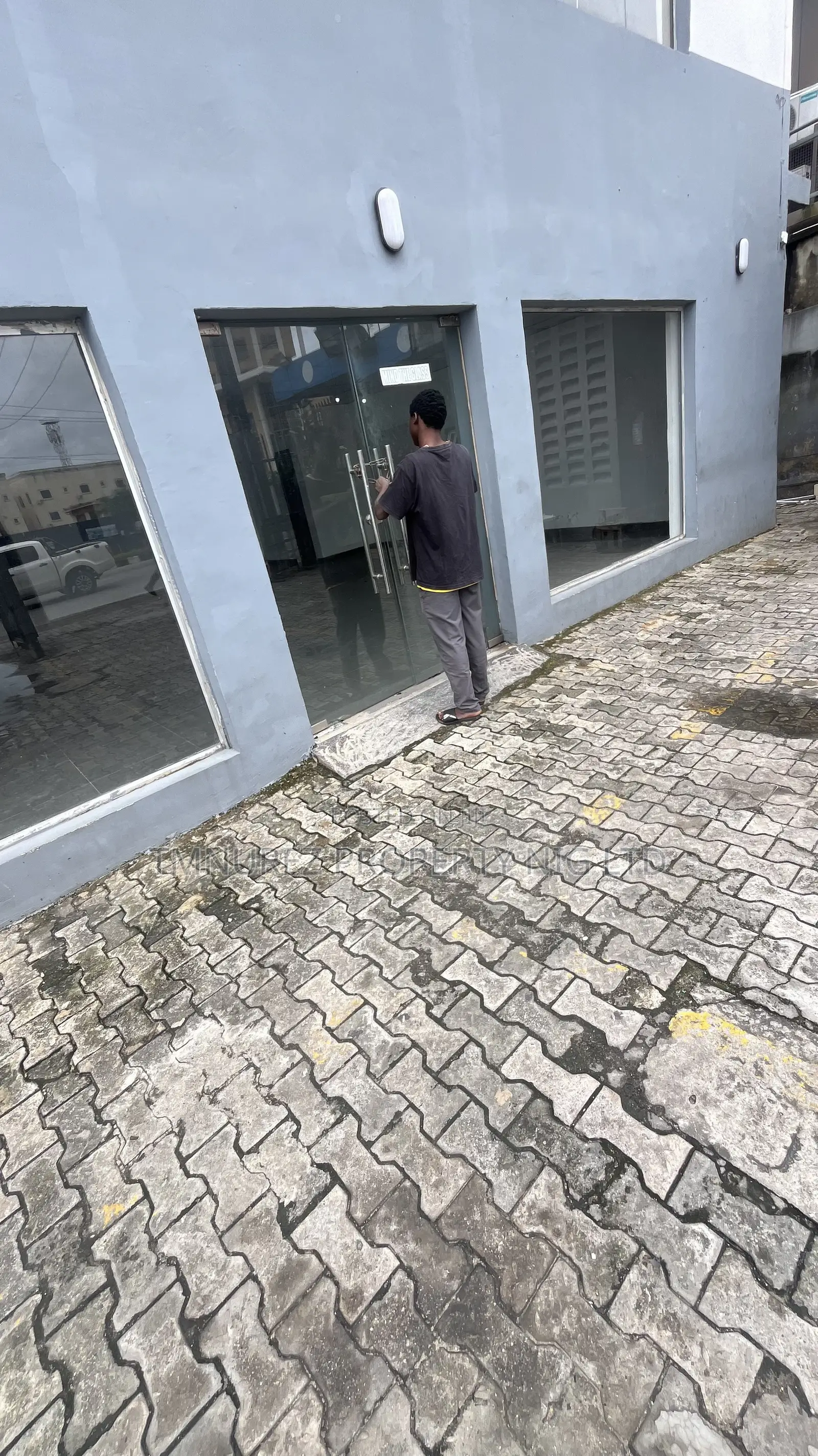 For Financial Institutions Only (Banks and Other). in Lekki