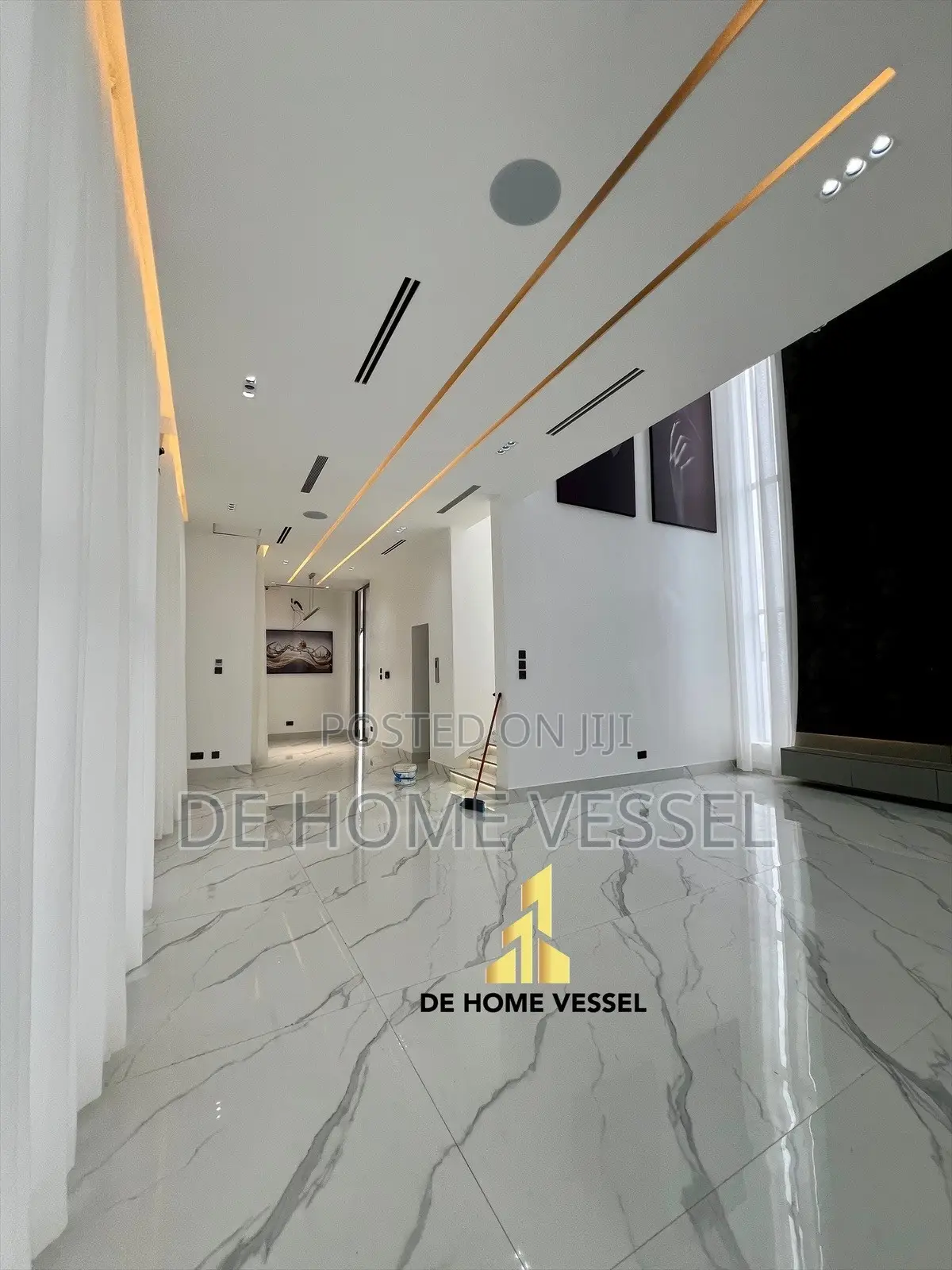 5bdrm Duplex in Osapa london for sale in Osapa london