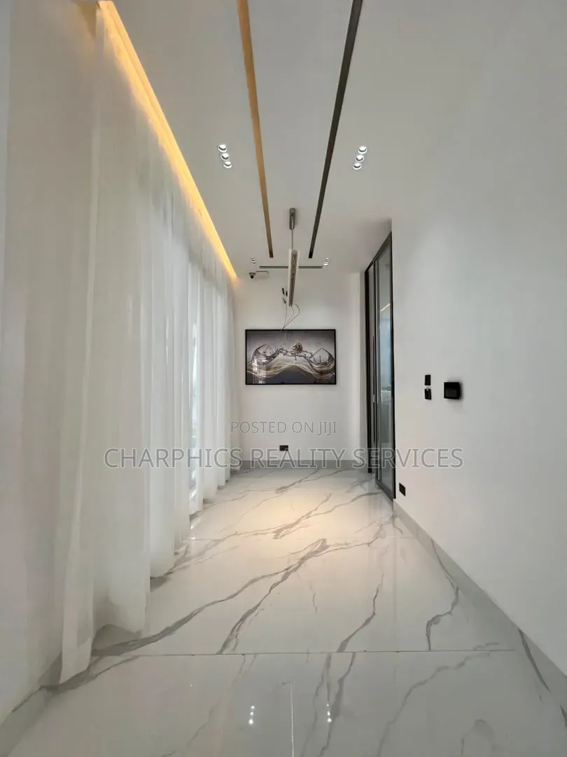5bdrm Duplex in Osapa london for sale in Osapa london