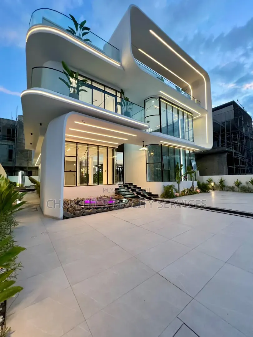 5bdrm Duplex in Osapa london for sale in Osapa london