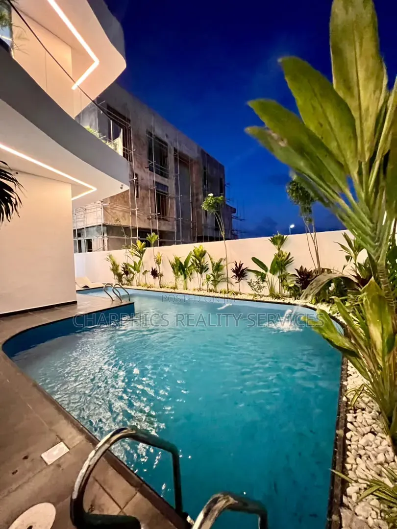 5bdrm Duplex in Osapa london for sale in Osapa london