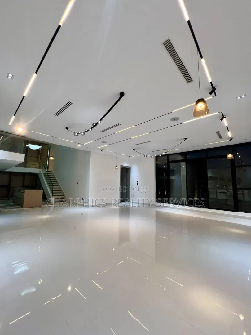 5bdrm Duplex in Osapa london for sale in Osapa london