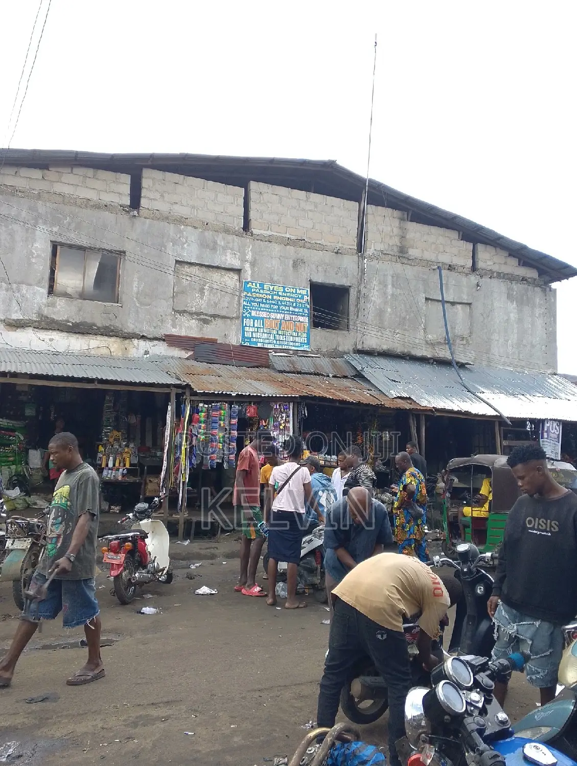 One Story Building for Sale in Aba South