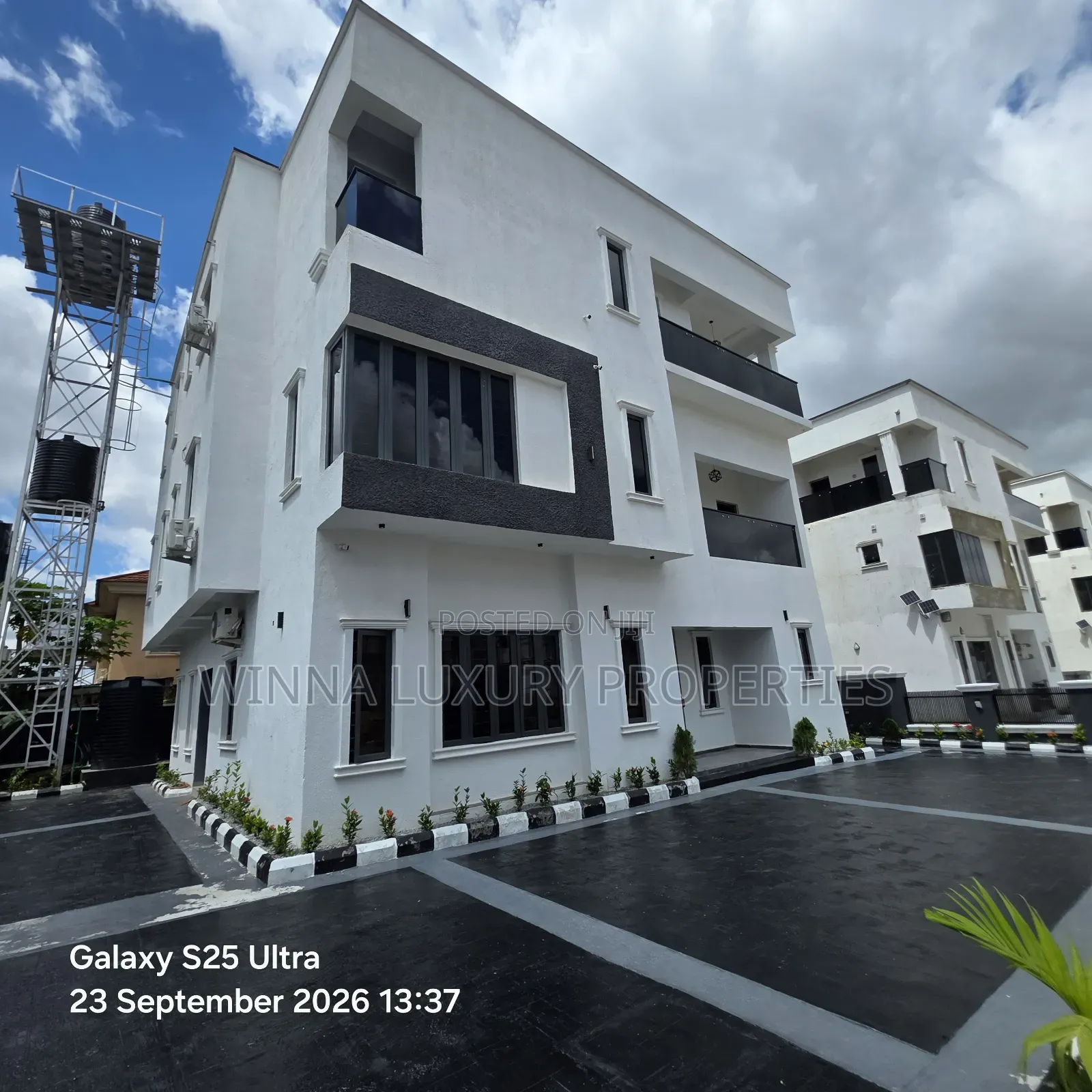 8bdrm Duplex in Naskaxe Court, Lugbe District for sale in Lugbe District