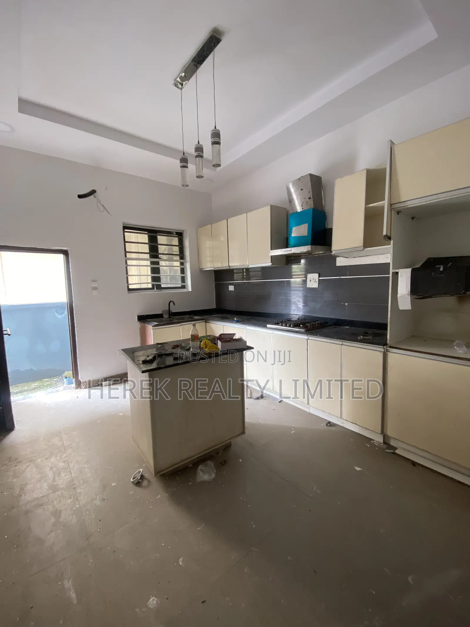 4bdrm Duplex in Empire Estate, Chevron for rent in Chevron
