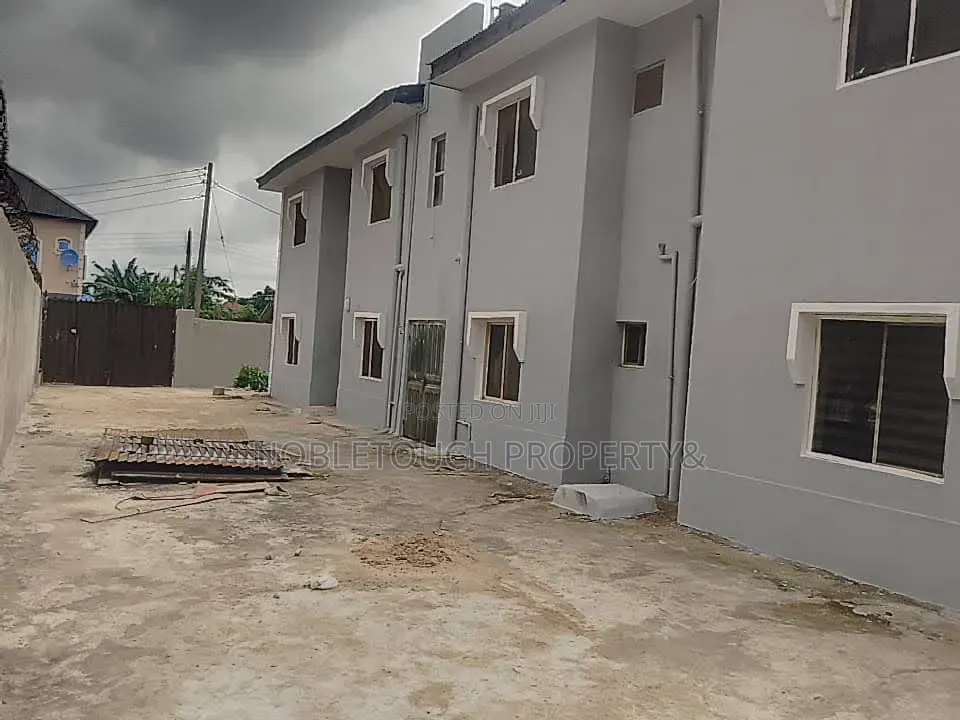 3bdrm Block of Flats in Akesan Igando Lagos for sale in Akesan