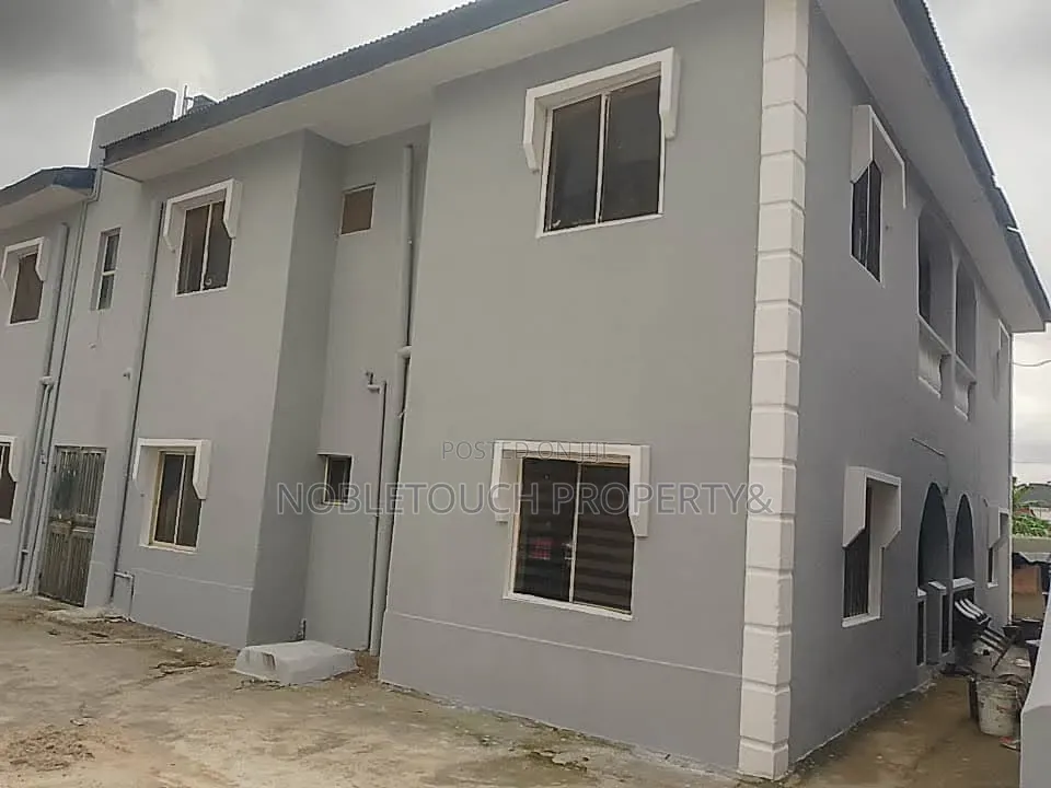 3bdrm Block of Flats in Akesan Igando Lagos for sale in Akesan