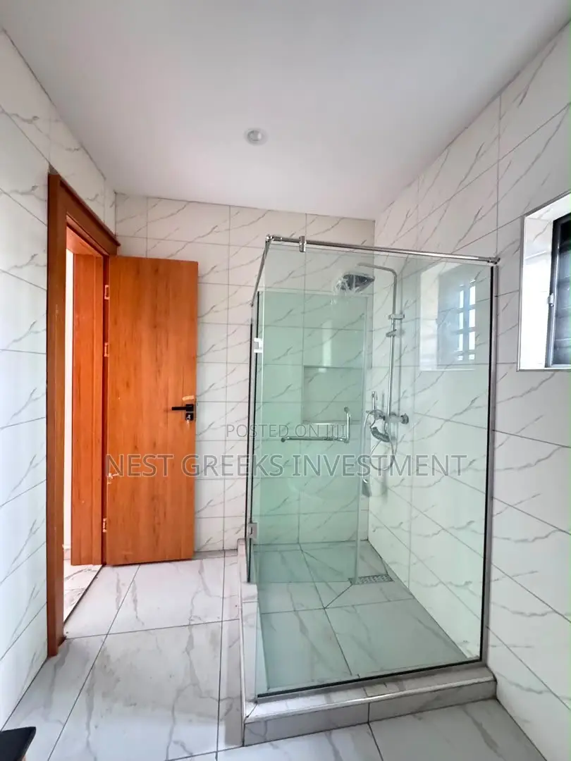 4bdrm Duplex in Surulere for sale in Surulere