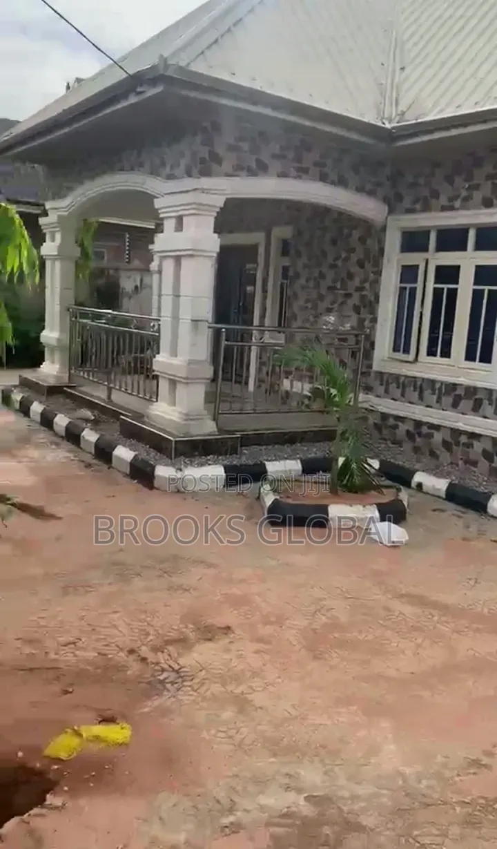 3bdrm Bungalow in Benin City for sale in Benin City